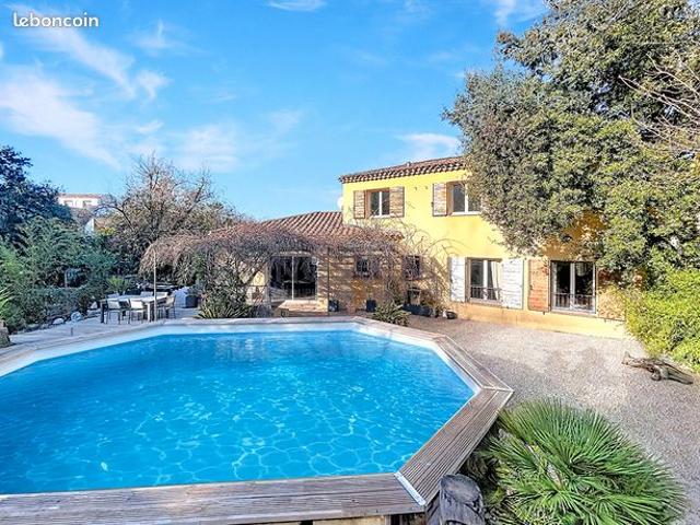 Maison 7 pièces 160 m²