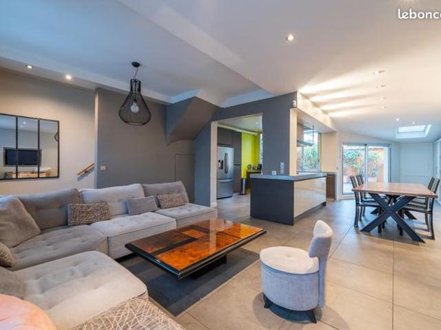 Maison 7 pièces 160 m²