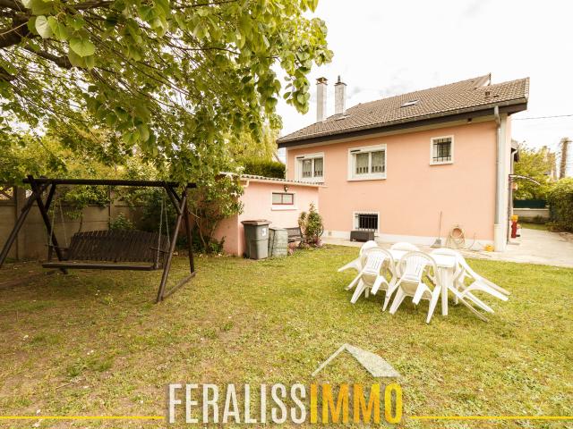 Maison 7 pièces 140 m²