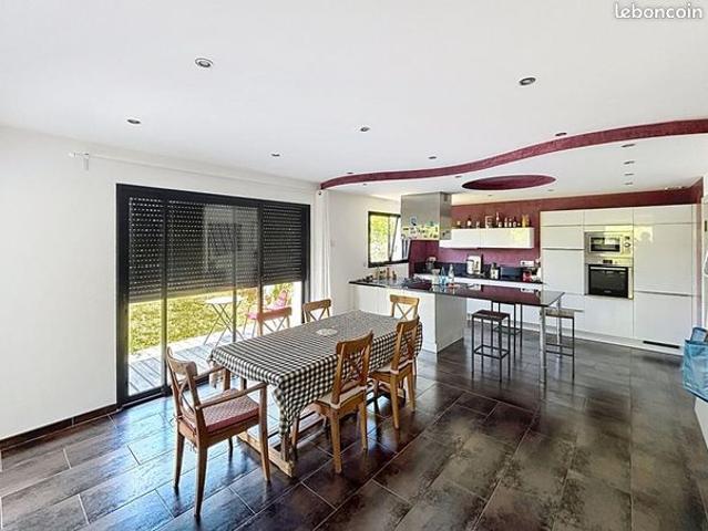 Maison 7 pièces 160 m²