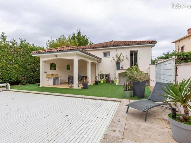 Maison 7 pièces 160 m²
