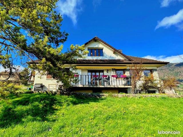 Maison 7 pièces 160 m²