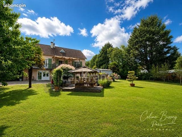 Maison 7 pièces 161 m²