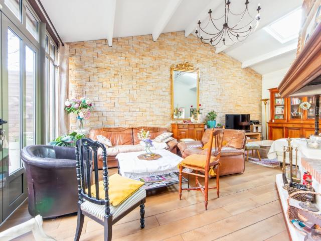 Maison 7 pièces 201 m²