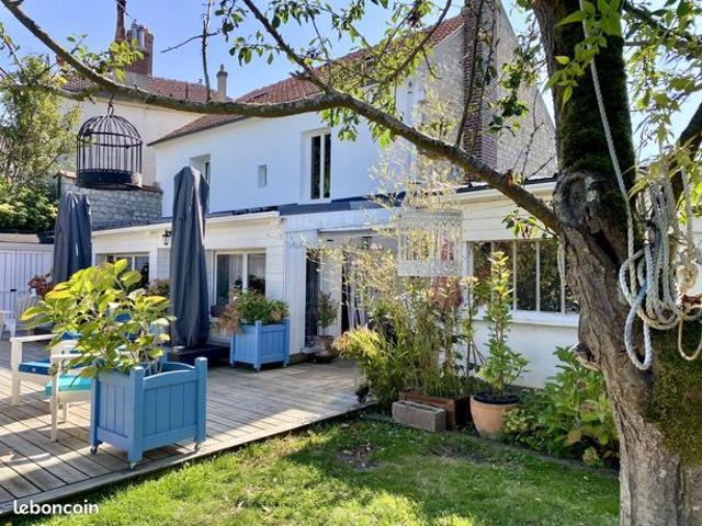 Maison 7 pièces 161 m²