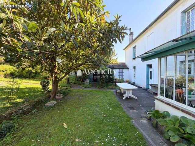 Maison 7 pièces 161 m²