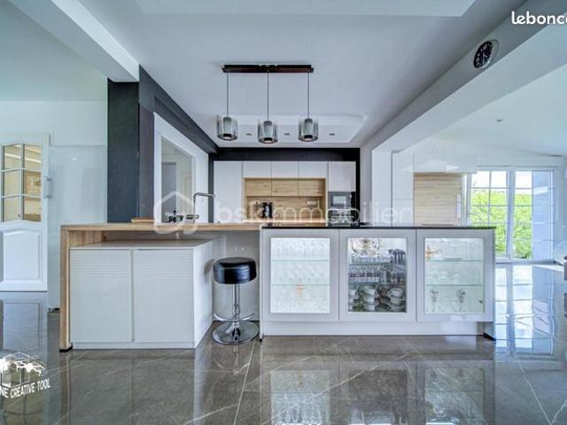 Maison 7 pièces 161 m²