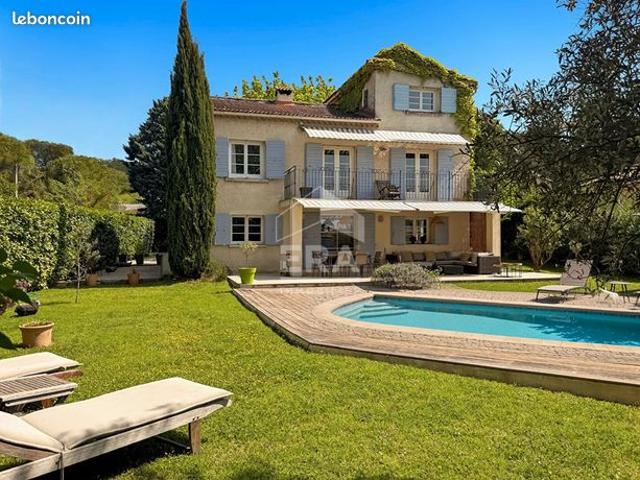 Maison 7 pièces 161 m²