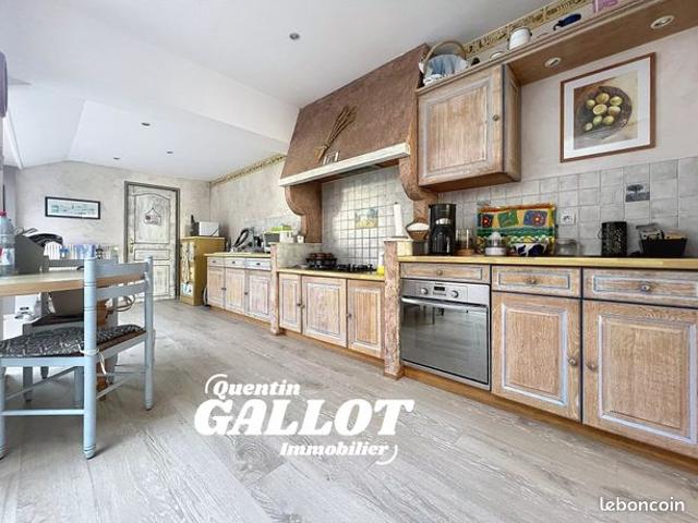 Maison 7 pièces 161 m²