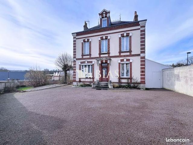 Maison 7 pièces 161 m²
