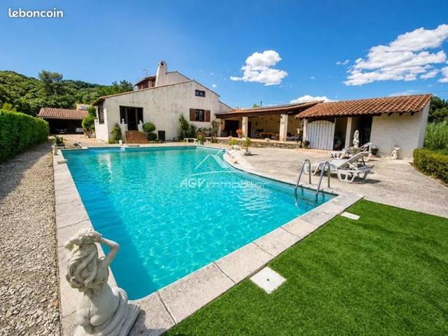 Maison 7 pièces 161 m²
