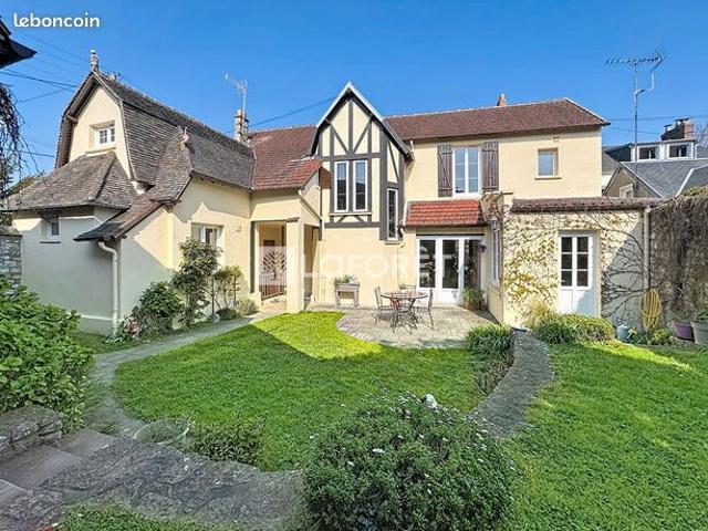 Maison 7 pièces 162 m²