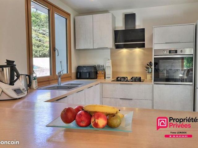 Maison 7 pièces 174 m²