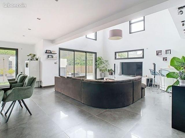 Maison 7 pièces 174 m²