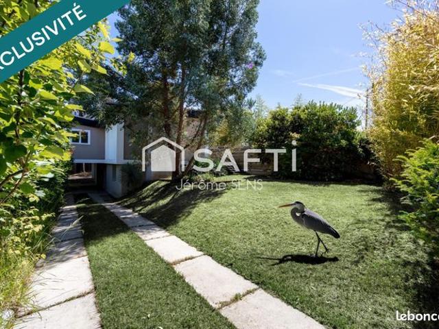 Maison 7 pièces 174 m²