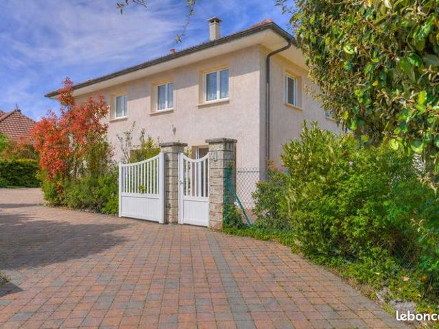 Maison 7 pièces 182 m²