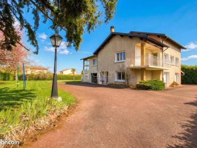 Maison 7 pièces 176 m²