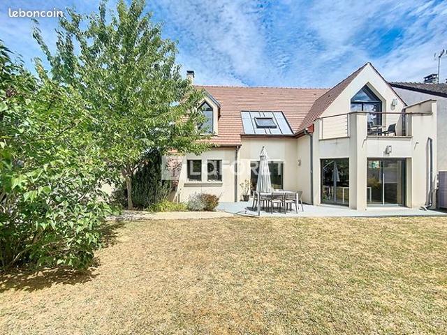 Maison 7 pièces 176 m²