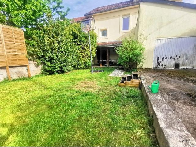 Maison 7 pièces 176 m²