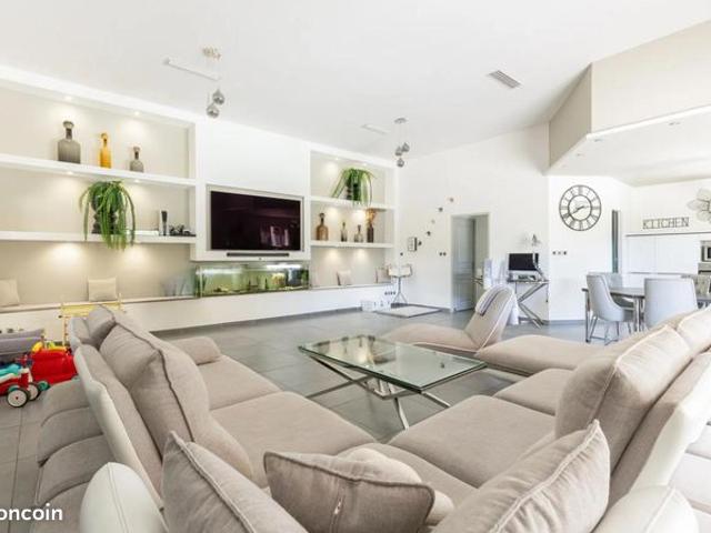 Maison 7 pièces 176 m²