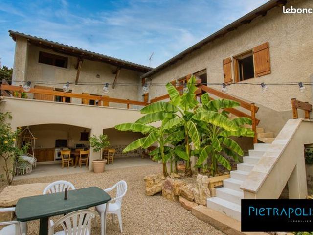 Maison 7 pièces 177 m²