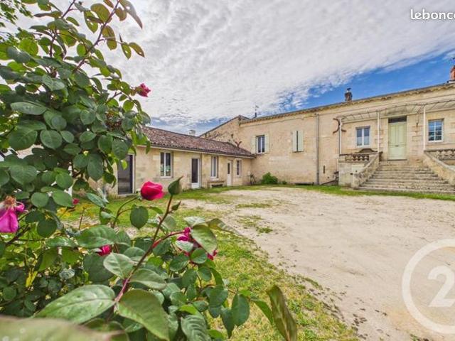 Maison 10 pièces 225 m²