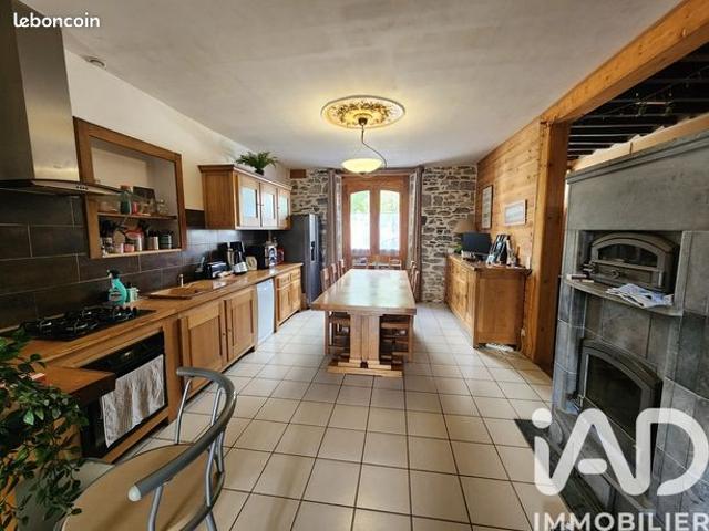 Maison 7 pièces 177 m²