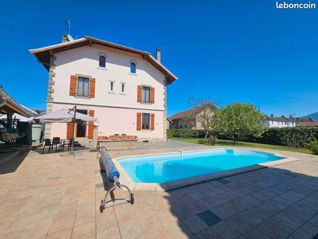 Maison 7 pièces 177 m²