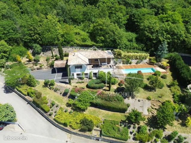 Maison 7 pièces 178 m²