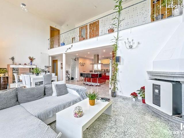 Maison 7 pièces 178 m²