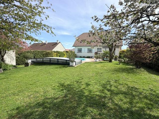 Maison 7 pièces 179 m²