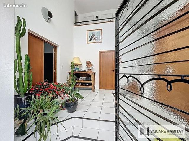 Maison 7 pièces 179 m²