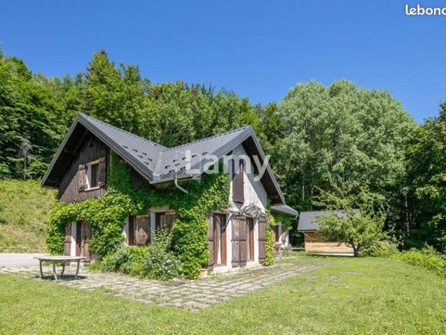 Maison 7 pièces 179 m²