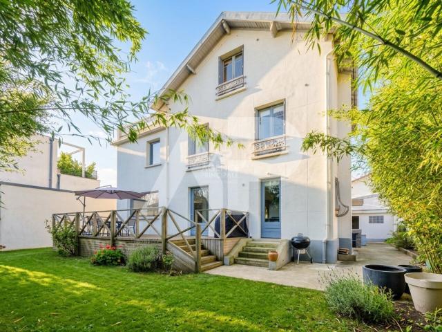 Maison 7 pièces 170 m²