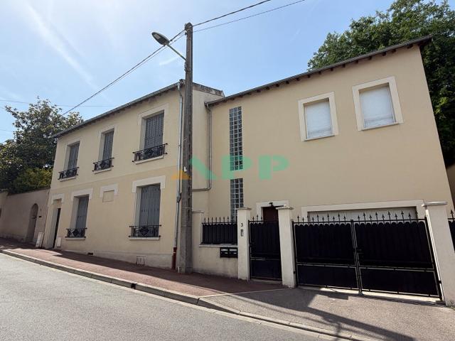 Maison 7 pièces 170 m²