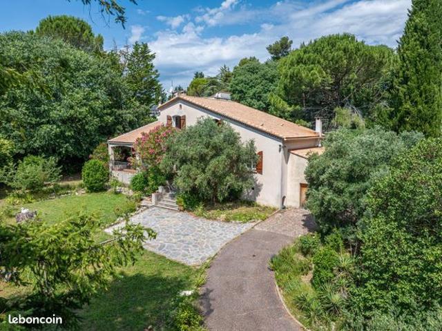 Maison 7 pièces 170 m²