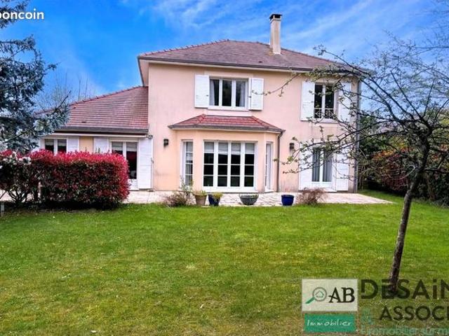 Maison 7 pièces 171 m²