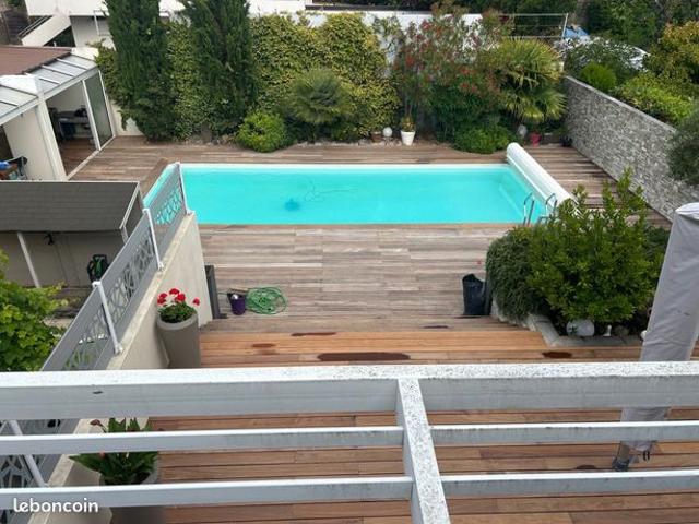 Maison 7 pièces 203 m²