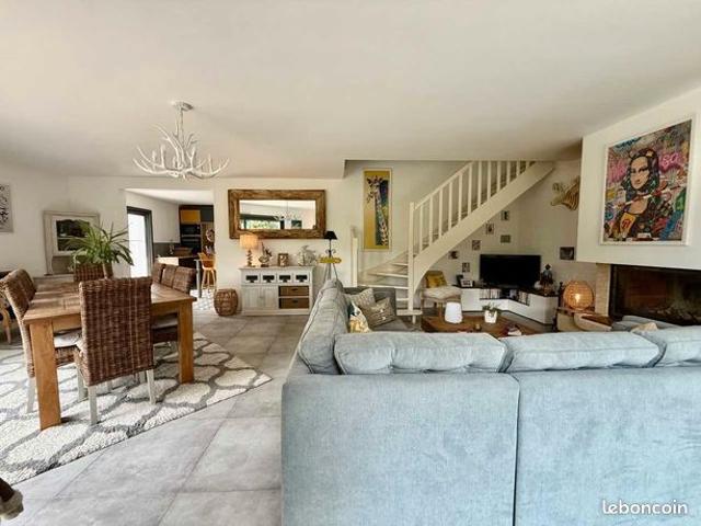 Maison 7 pièces 184 m²