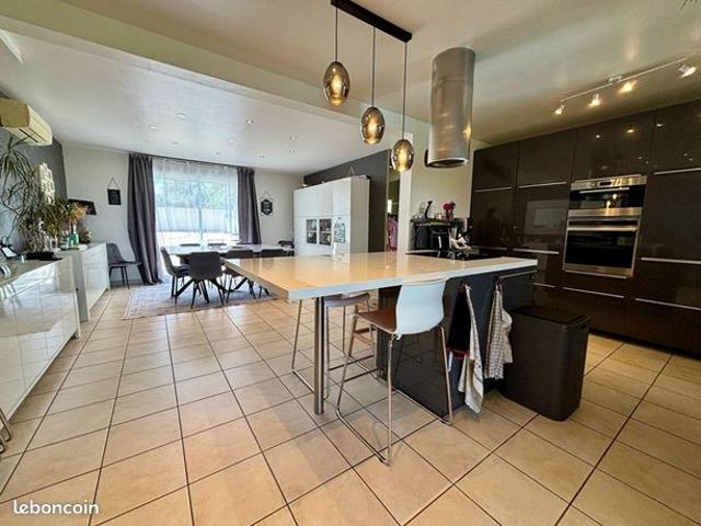 Maison 7 pièces 184 m²