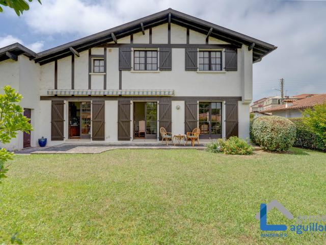 Maison 7 pièces 184 m²