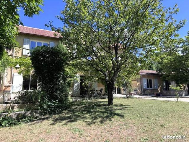 Maison 7 pièces 185 m²
