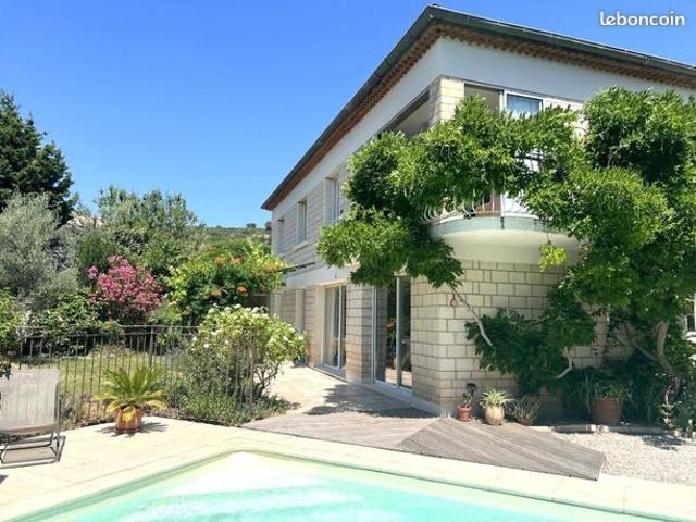 Maison 7 pièces 185 m²