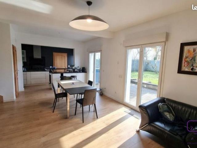 Maison 7 pièces 185 m²
