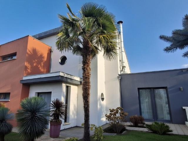 Maison 7 pièces 185 m²