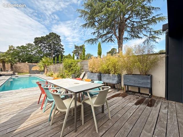 Maison 7 pièces 185 m²