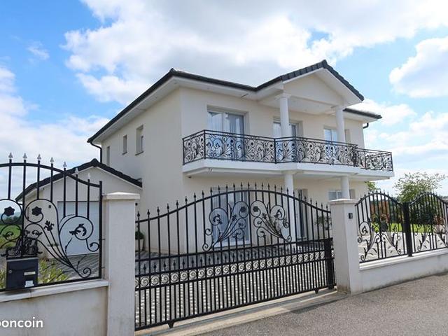Maison 7 pièces 185 m²