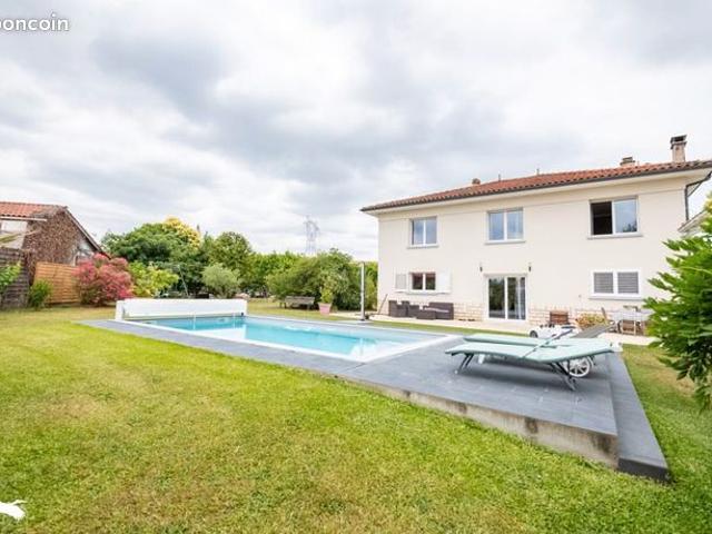 Maison 7 pièces 185 m²