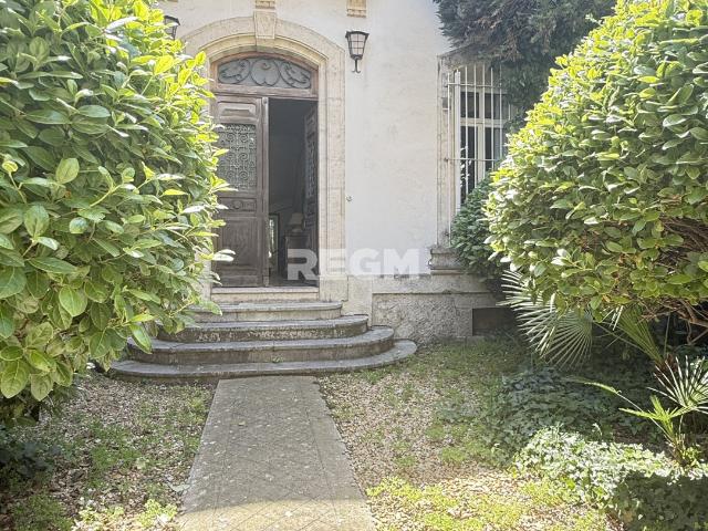 Maison 7 pièces 185 m²