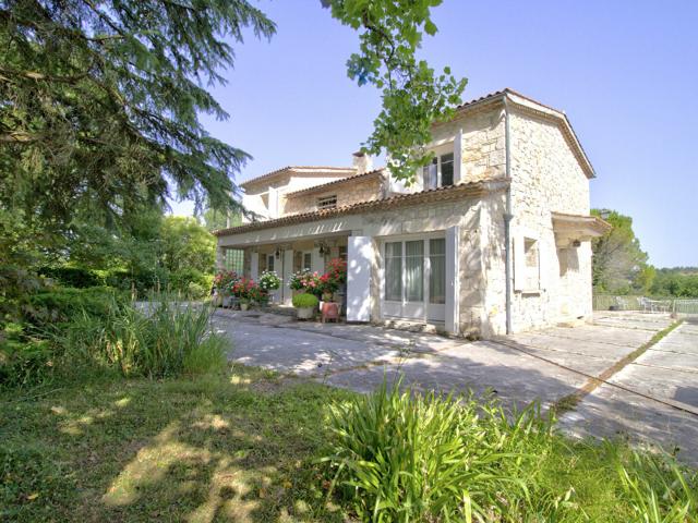 Maison 7 pièces 315 m²